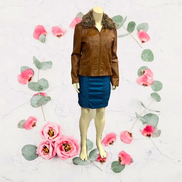 NEW LOOK FAUX LEATHER BROWN JACKET WITH REMOVABLE FAUX FUR COLLAR - Picture 1 of 10